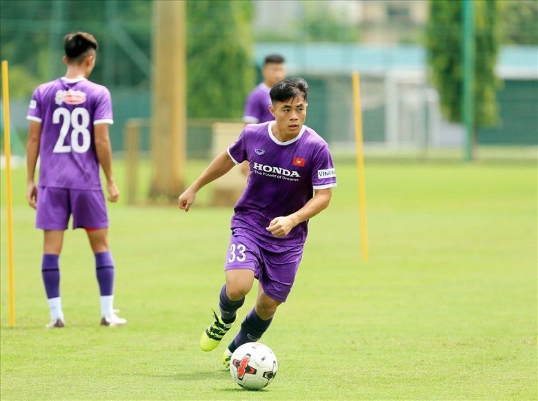 Tiền vệ tuyển Việt Nam gia nhập câu lạc bộ Bình Định
