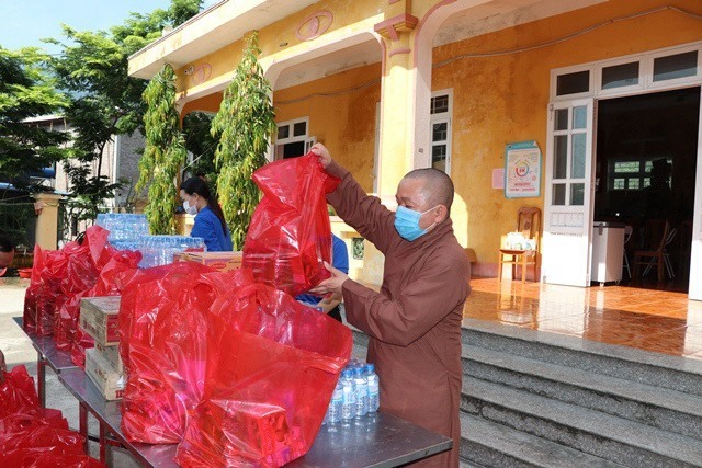 Những thích ứng linh hoạt, chủ động của Giáo hội Phật giáo cùng cả nước đẩy lùi dịch bệnh COVID-19.