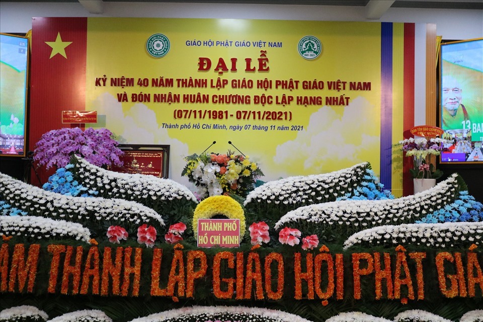 Trải qua 40 năm, công tác từ thiện của Phật giáo đã hỗ trợ gần 20.000 tỉ đồng. Ảnh: Huân Cao