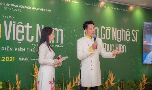 Giáo hội Phật giáo TP.HCM gặp gỡ nghệ sỹ tham gia MV Phật giáo Việt Nam. Ảnh: CTV