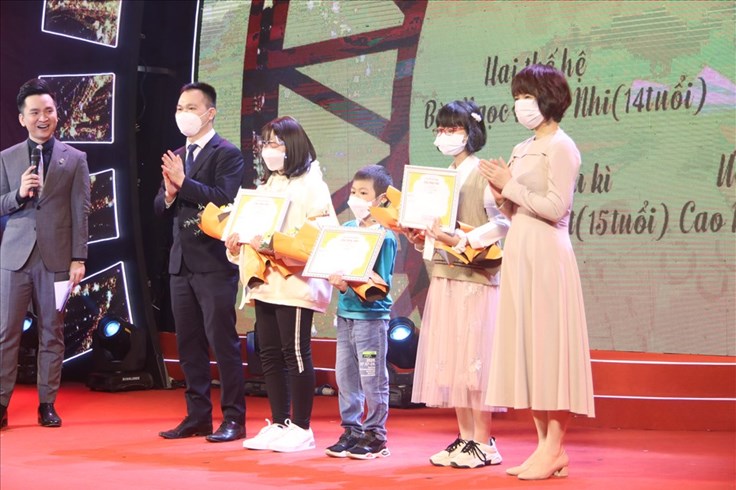 Gala "Vì một Việt Nam tất thắng" diễn ra tại Hà Nội