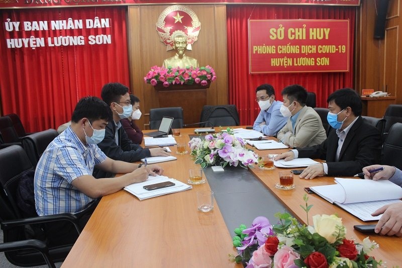 Huyện Lương Sơn (Hòa Bình) cho phép một số trường hợp F1 thực hiện cách ly y tế tại nhà. Ảnh Trần Trọng.