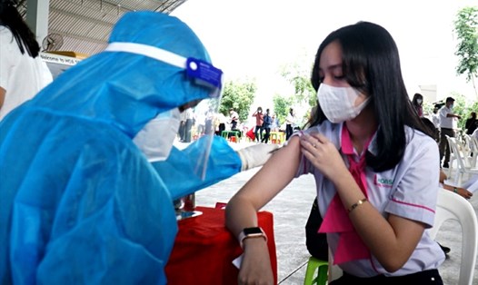 Ninh Thuận triển khai tiêm vaccine cho học sinh. Ảnh: Huỳnh Hải.
