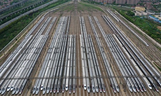 Trung Quốc đang triển khai dự án nâng tốc độ tối đa tàu cao tốc lên 450km/h. Ảnh: Tân Hoa Xã