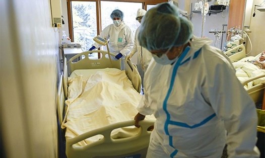Khu vực điều trị bệnh nhân COVID-19 tại một bệnh viện ở Châu Âu. Ảnh: AFP
