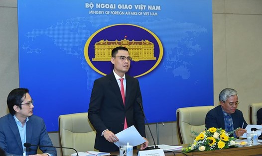 Thứ trưởng Ngoại giao Đặng Hoàng Giang phát biểu khai mạc phiên thảo luận về đối ngoại đa phương Việt Nam. Ảnh: BNG