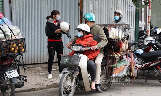 Sáng nay nhiều tiểu thương đã đến chợ Quang để lấy mẫu test COVID-19.