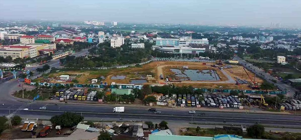 Giá đất ở một số khu vực thuộc huyện Bình Chánh đã bắt đầu tăng nhiệt sau khi có thông tin lên quận. Ảnh minh hoạ: A.Q