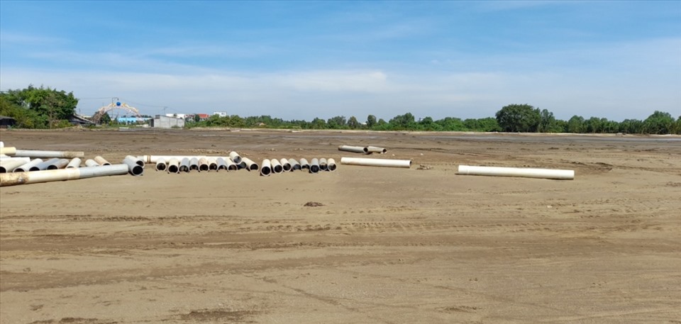 Để có quỹ đất thu hút đầu tư, thời gian qua, tỉnh quan tâm thúc đẩy các nhà đầu tư hạ tầng tiến hành đầu tư xây dựng hạ tầng các KCN đã quy hoạch. Ảnh: An Long