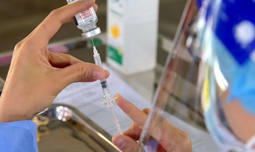 Tỉnh Sóc Trăng tiêm vaccine cho người từ 12 tuổi trở lên, không phân biệt ưu tiên, hộ khẩu. Ảnh: Phan Thanh Cường