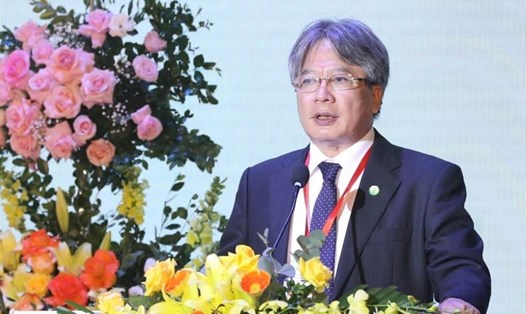 GS Trần Bình Giang thông tin về Hội nghị khoa học và công nghệ tuổi trẻ ngành Y tế lần thứ 20. Ảnh: BVCC