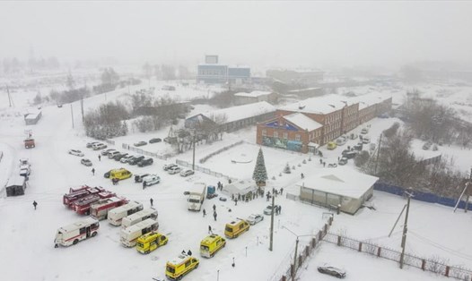 Cơ quan khẩn cấp tham gia chiến dịch cứu hộ tại mỏ than Listvyazhnaya ở vùng Kemerovo, Nga, ngày 25.11.2021. Ảnh: Chính quyền vùng Kemerovo
