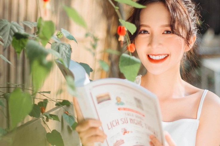 Nhan sắc trong trẻo của em gái Lương Thu Trang trong phim "Mặt nạ gương" Nhan sắc trong trẻo của em gái Lương Thu Trang trong phim "Mặt nạ gương"