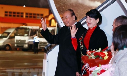 Chủ tịch nước Nguyễn Xuân Phúc và Phu nhân tới sân bay Geneva. Ảnh: TTXVN
