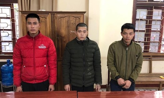 Công an TP Tuyên Quang bắt giữ 3 đối tượng trộm cắp tài sản. Ảnh: CATQ