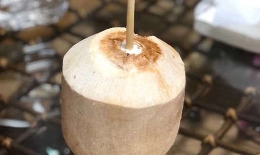 Nước dừa là thực phẩm tốt cho da nhờn. Ảnh: Thanh Ngọc