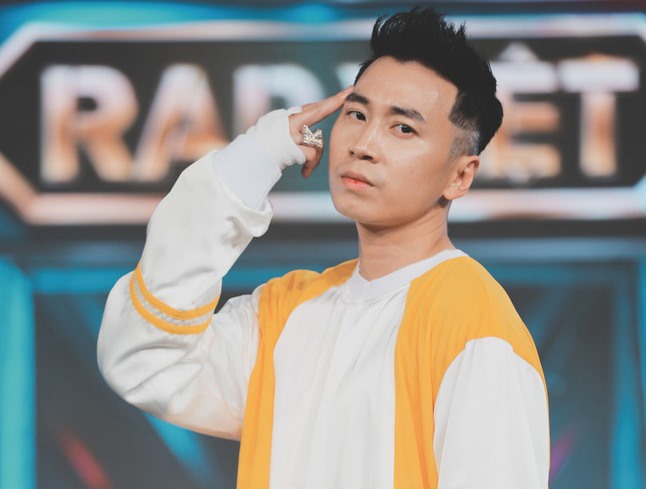 Karik ở Rap Việt chanh sả tới Running Man bị xé đồ tả tơi  2sao