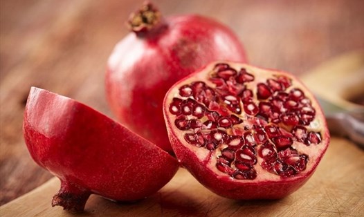Lựu là loại trái cây màu đỏ giúp giảm cân hiệu quả. Ảnh: AFP