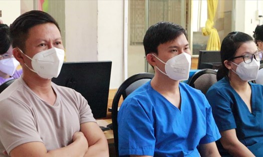 Tăng cường nhân lực cho Bệnh viện Dã chiến điều trị bệnh nhân COVID-19 đa tầng quận Tân Bình. Ảnh: Nguyễn Ly