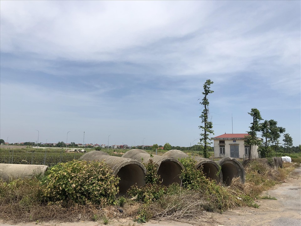 Nhiều dự án ở Mê Linh đang bỏ hoang. Ảnh Cao Nguyên.