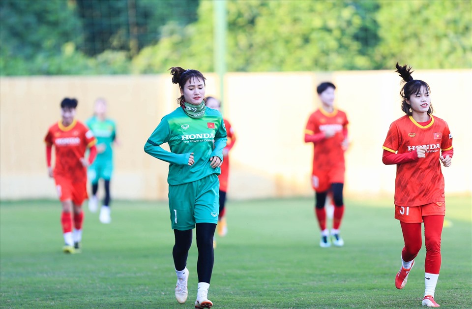Vì sao tuyển nữ Việt Nam ưu tiên cầu thủ kinh nghiệm tranh vé dự World Cup?