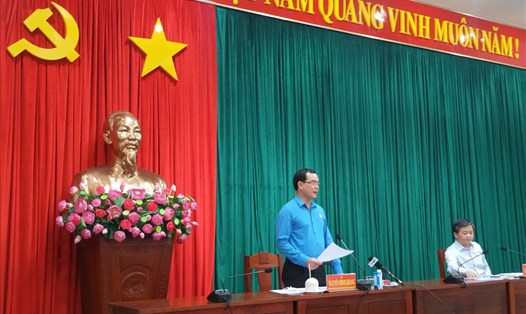 Chủ tịch Tổng LĐLĐVN Nguyễn Đình Khang phát biểu tại buổi làm việc. Ảnh: K.Q