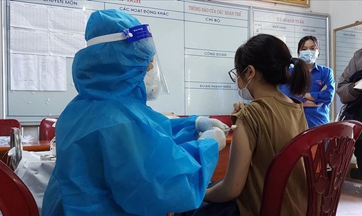 Nghệ An khẩn trương tiến hành tiêm Vaccine cho trẻ em để phòng COVID-19. Ảnh: Quang Đại
