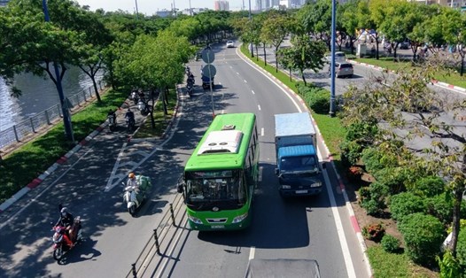 Đại lộ Võ Văn Kiệt - nơi dự kiến triển khai làn đường riêng cho xe buýt nhanh BRT số 1. Ảnh: Minh Quân