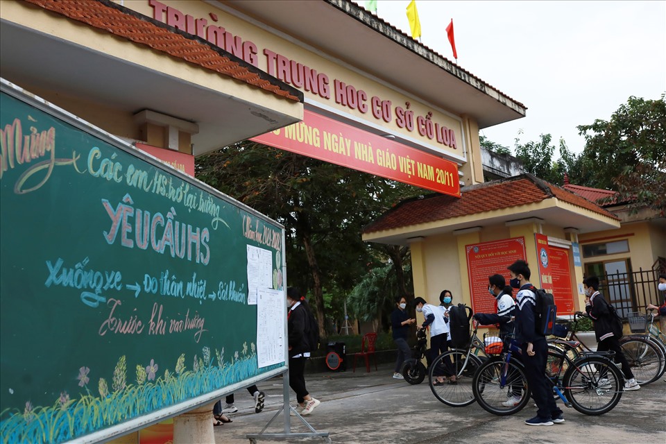 Các trường học phải thực hiện nghiêm các quy định phòng dịch khi đón học sinh trở lại trường. Ảnh: Hải Nguyễn