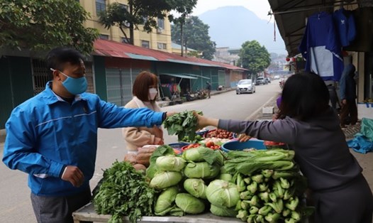 Đi chợ hộ công đoàn viên, người dân bị cách ly đang là cách làm mới, nhân văn của LĐLĐ huyện Mèo Vạc (Hà Giang).