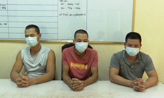 3 bị can vừa bị PC03 - Công an tỉnh Thái Bình khởi tố về hành vi khai thác cát trái phép. Ảnh: CTV