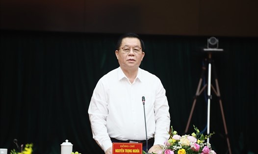 Bí thư Trung ương Đảng, Trưởng Ban Tuyên giáo Trung ương Nguyễn Trọng Nghĩa phát biểu kết luận tại buổi làm việc. Ảnh T.Vương