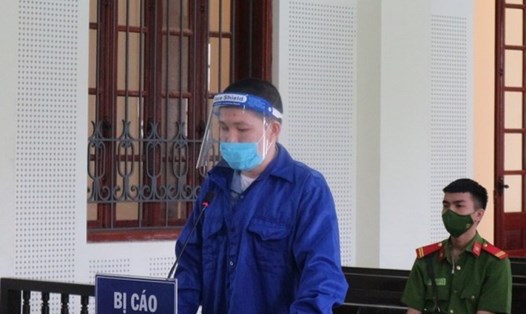 Vi Văn Thôn (32 tuổi) trú xã Lượng Minh, huyện Tương Dương bị xét xử về tội “Tàng trữ trái phép chất ma túy”. Ảnh: HĐ