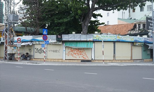 Phố tây ở Nha Trang đìu hiu, gần như không có khách du lịch.
