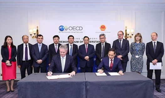 Lễ ký kết biên bản ghi nhớ hợp tác (MOU) Việt Nam – OECD giai đoạn 2022-2026. Ảnh: VGP