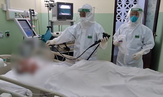 Bênh nhân COVID-19 nhập viện tăng sau giãn cách 1 tháng. Ảnh: Nguyễn Ly