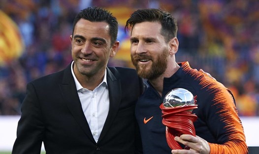 Xavi Hernandez sẽ trở lại để dẫn dắt Barcelona, liệu Lionel Messi có phá hợp đồng với Paris St Germain để quay về? Ảnh: Barcelona