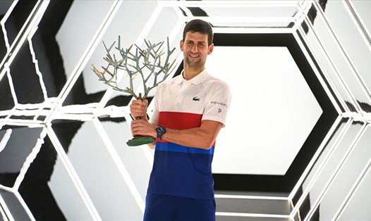 Novak Djokovic lần thứ sáu vô địch Paris Masters và lần thứ 37 giành danh hiệu trong hệ thống ATP 1000. Ảnh: ATP Tour