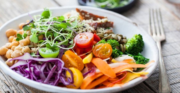 Ăn nhiều thực phẩm giàu chất xơ có lợi cho việc kiểm soát cân nặng.