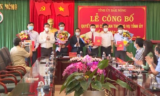 Tỉnh ủy Đắk Nông tổ chức lễ công bố quyết định của Ban Thường vụ Tỉnh ủy về công tác cán bộ. Ảnh: Bảo Ngọc