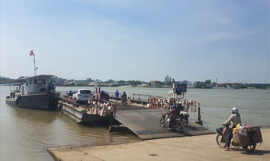 Hiện chỉ còn duy trì hoạt động Bến phà Cồn Nhất nối huyện Kiến Xương (tỉnh Thái Bình) với huyện Giao Thủy (tỉnh Nam Định). Ảnh: Trung Du