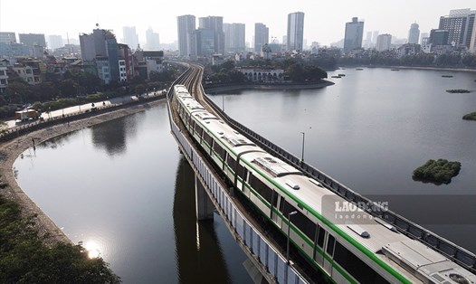Đường sắt Cát Linh - Hà Đông bắt đầu khai thác thương mại từ ngày 6.11. Ảnh: LDO