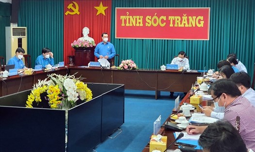 Chủ tịch Tổng LĐLĐ Việt Nam Nguyễn Đình Khang làm việc tại tỉnh Sóc Trăng. Ảnh: Nhật Hồ