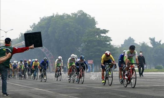 Giải vô địch xe đạp đường trường quốc gia 2021 đang diễn ra ở Vĩnh Phúc. Ảnh: TTXVN
