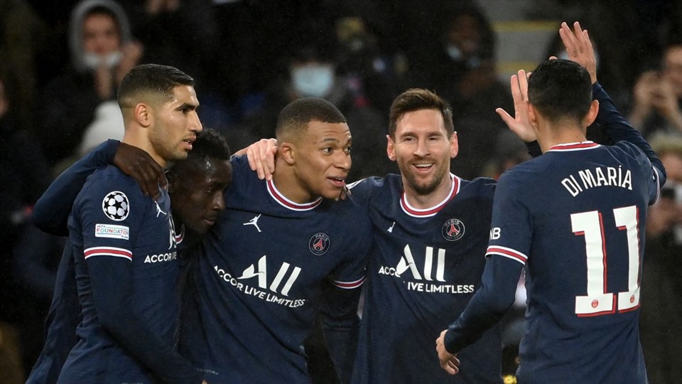PSG và Lionel Messi cần chuyển được phong độ từ Champions League về Ligue để trở lại mạch chiến thắng. Ảnh: UEFA