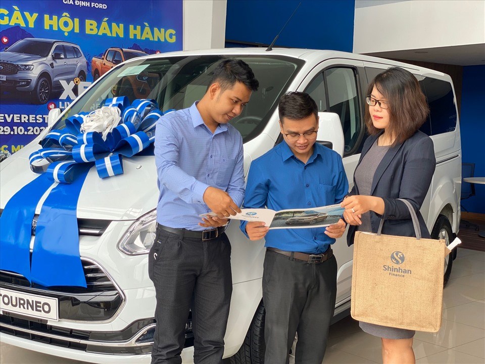 Khách hàng sẽ được hoàn lại tiền lãi vay của kỳ thanh toán đầu tiên khi tham gia vay mua ô tô với Shinhan Finance. Khách hàng sẽ được hoàn lại tiền lãi vay của kỳ thanh toán đầu tiên khi tham gia vay mua ô tô với Shinhan Finance.