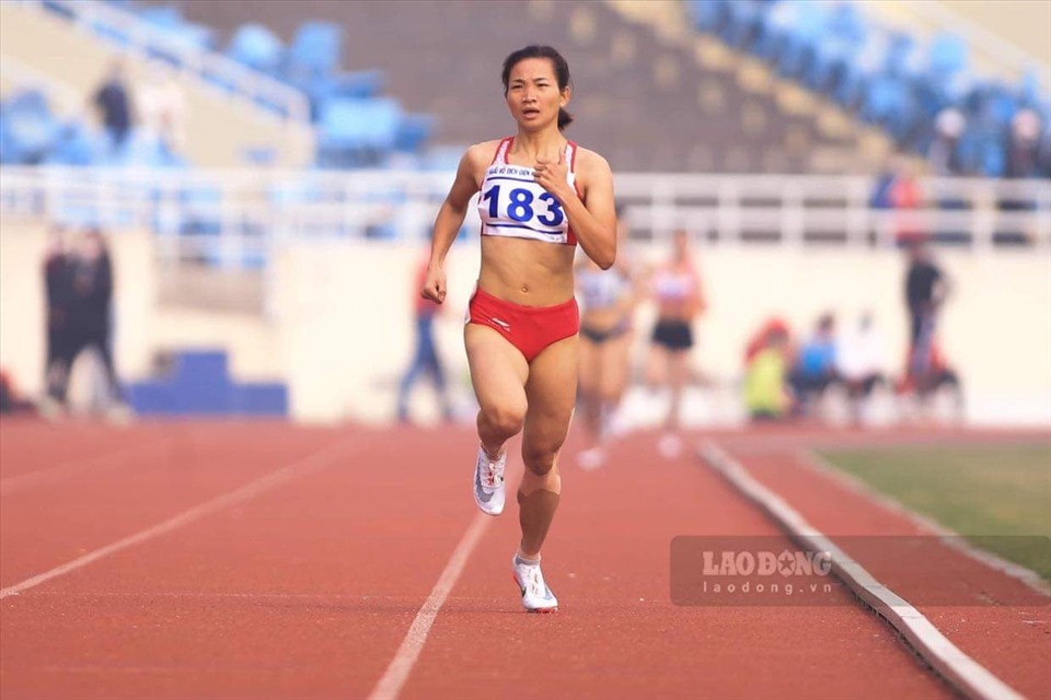 Nguyễn Thị Oanh thi đấu ấn tượng ở nội dung 5.000m nữ. Ảnh: Minh Anh