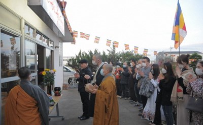 Sư cô Thích Tâm Trí chủ trì lễ khánh thành chùa Đại Ân Tochigi ở Nasushiobara, tỉnh Tochigi, ngày 19.11.2021. Ảnh: Mainichi