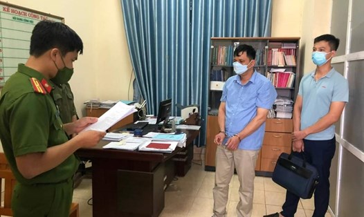 Khởi tố, bắt giam hiệu trưởng trường PTDT nội trú THCS Yên Sơn.