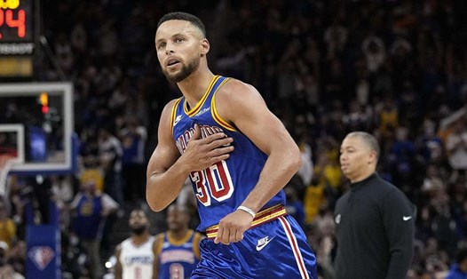 Stephen Curry sẽ sớm soán ngôi vua ném ba điểm tại NBA của Ray Allen. Ảnh: AFP